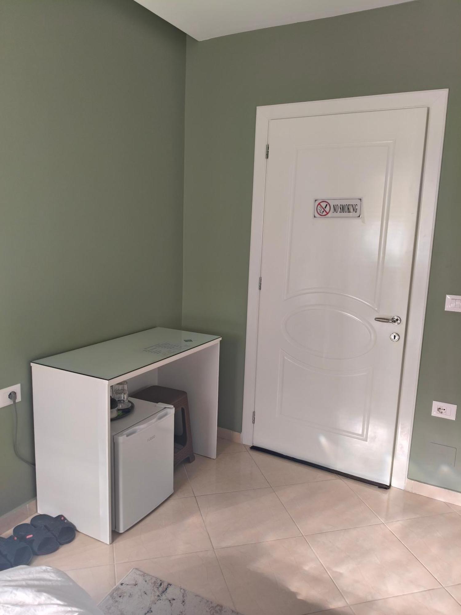 Ajilin Hotel Rooms Korce Quarto foto