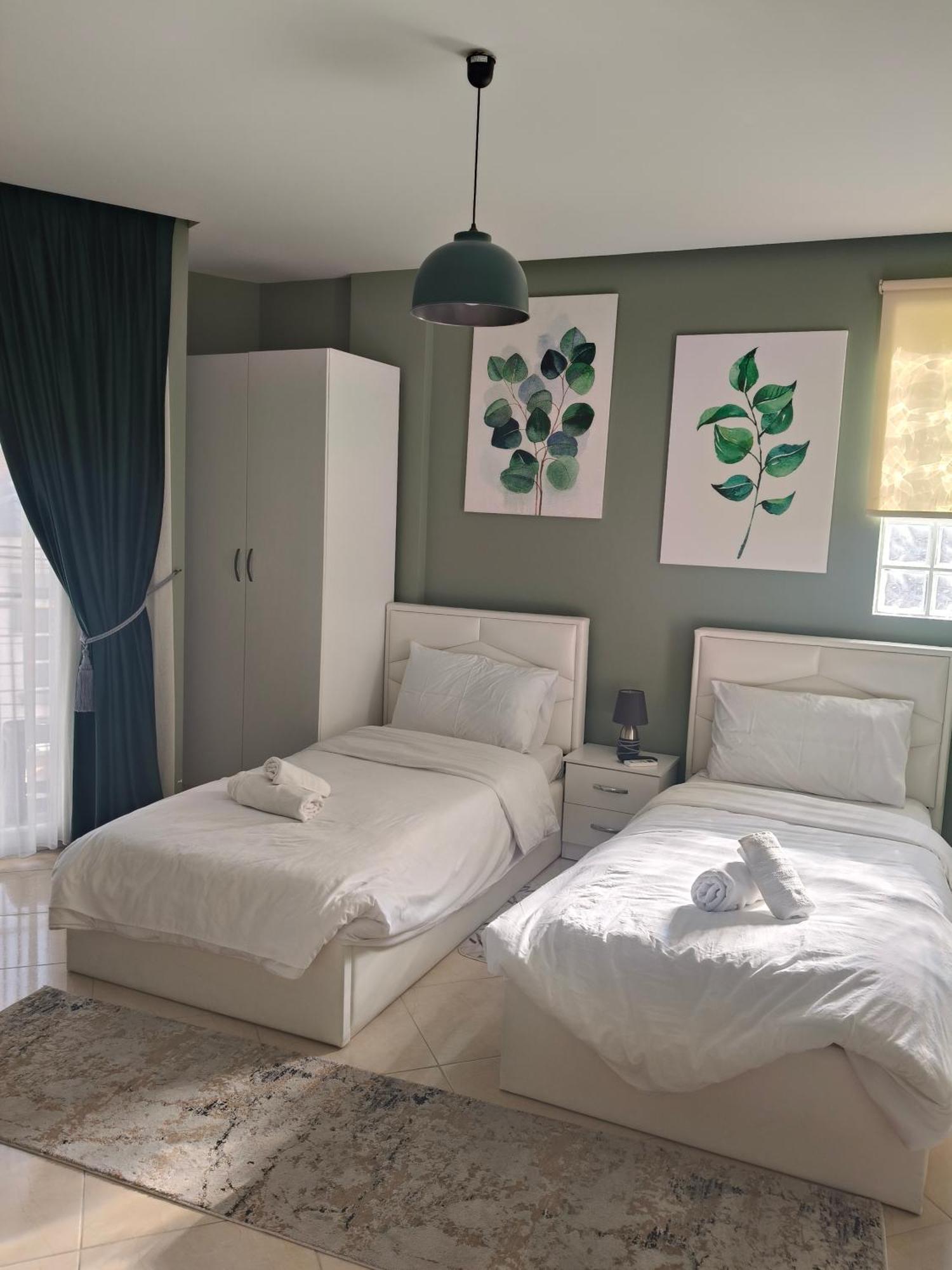 Ajilin Hotel Rooms Korce Quarto foto