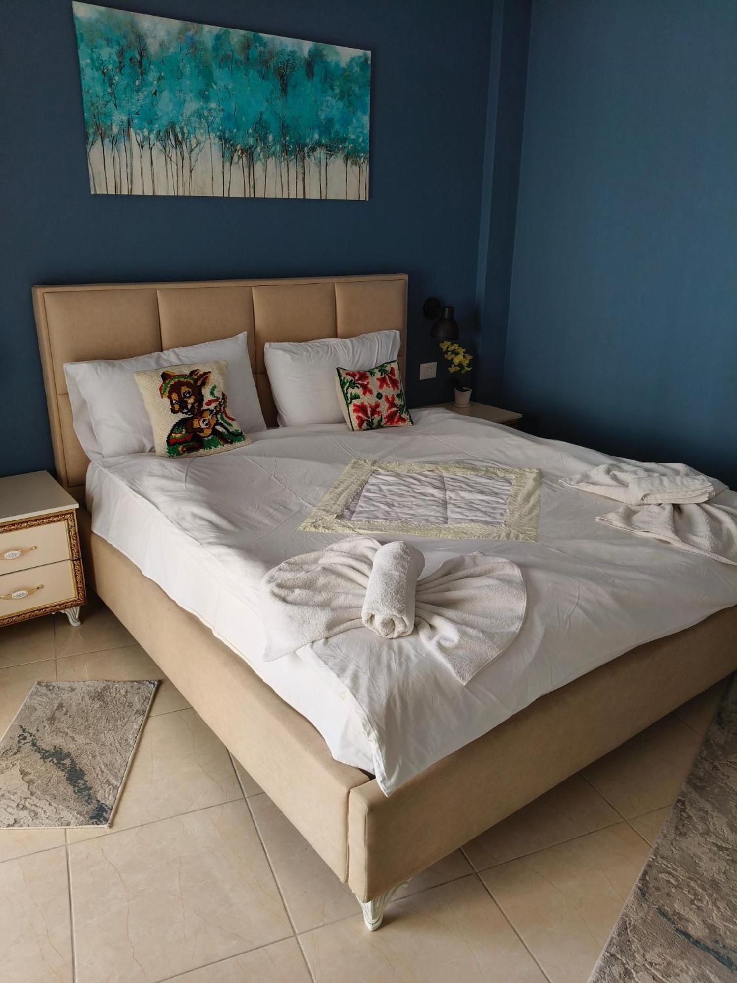 Ajilin Hotel Rooms Korce Quarto foto