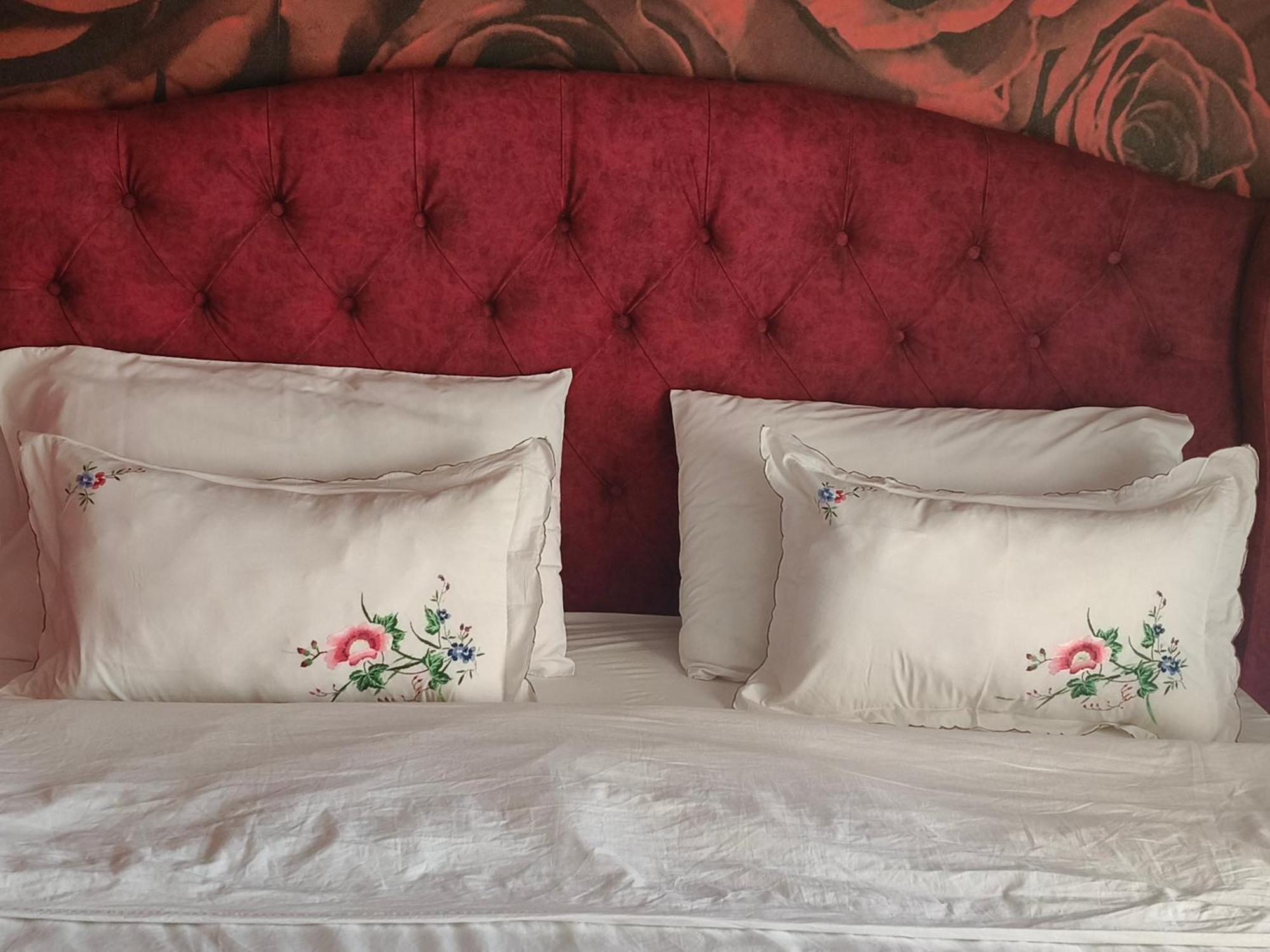 Ajilin Hotel Rooms Korce Quarto foto