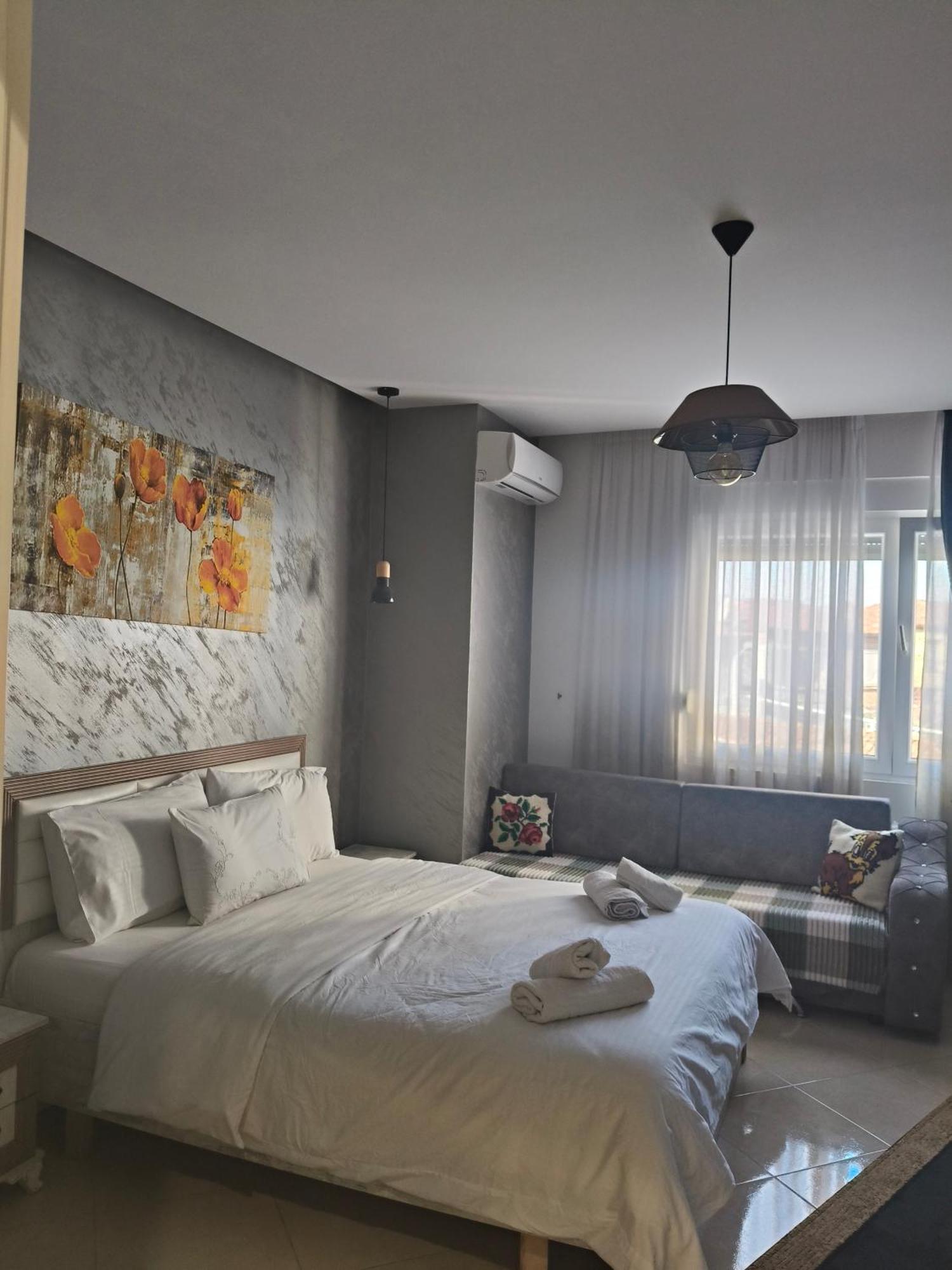Ajilin Hotel Rooms Korce Quarto foto